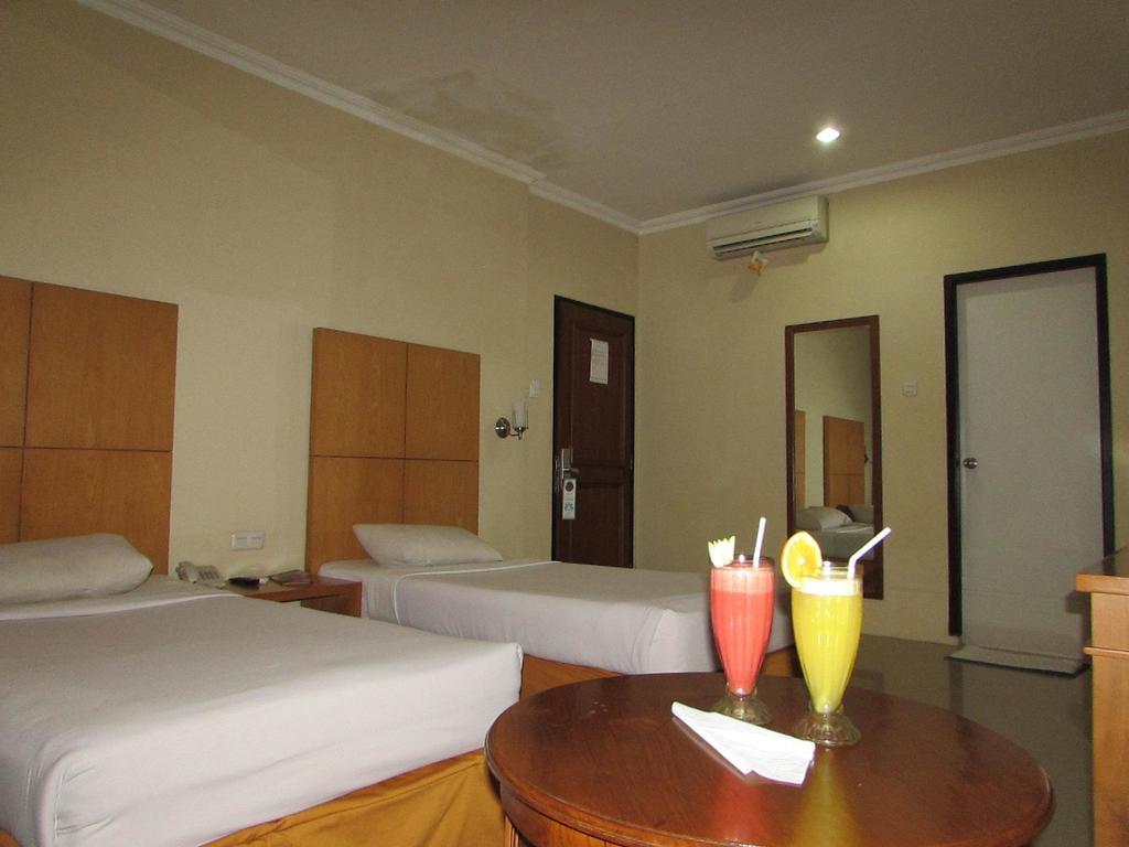 Hotel Wisata Palembang Exteriör bild