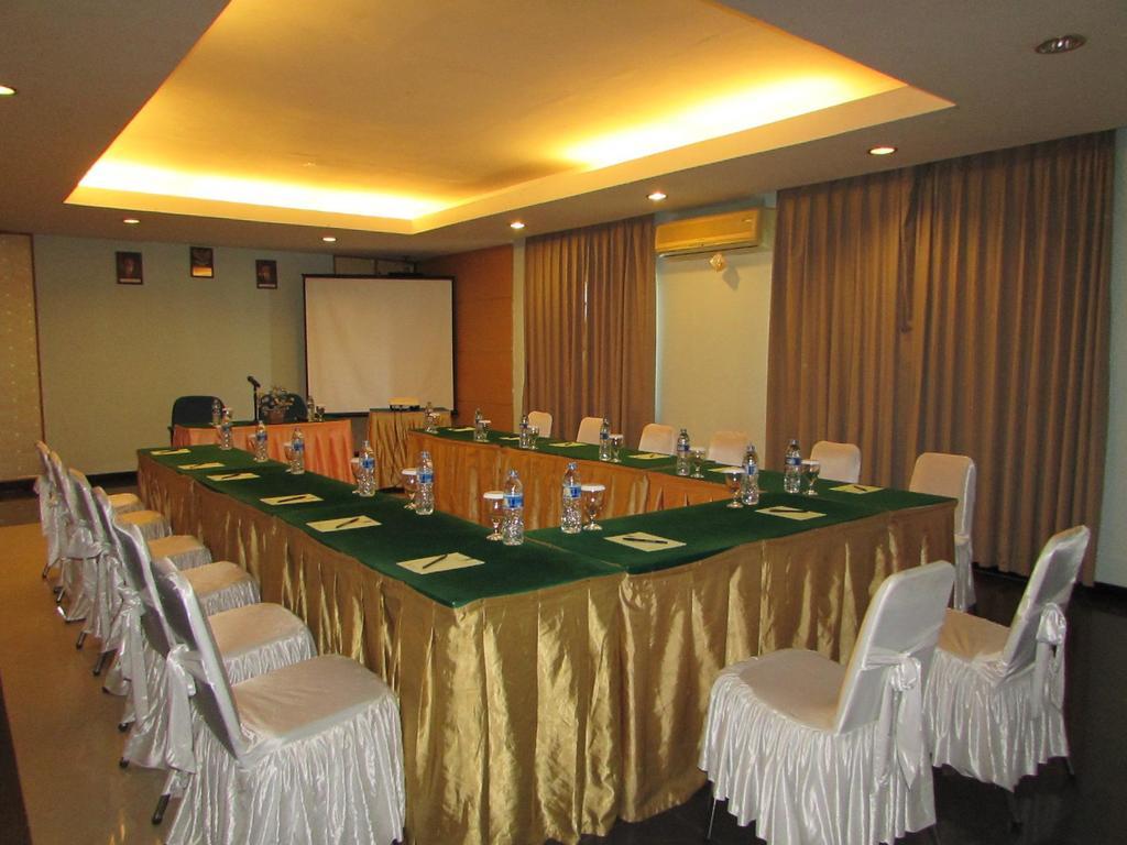 Hotel Wisata Palembang Exteriör bild